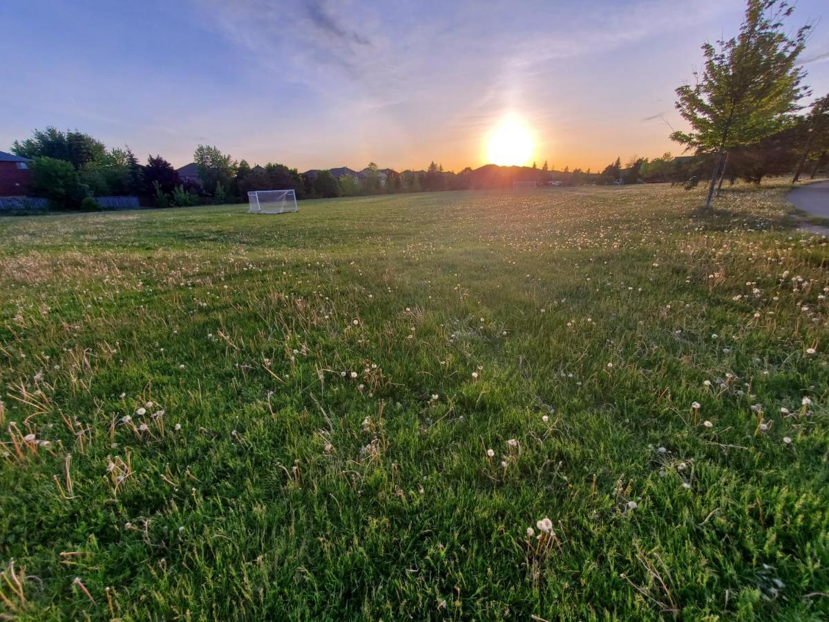 Home Stay Near The Airport Миссиссага Экстерьер фото